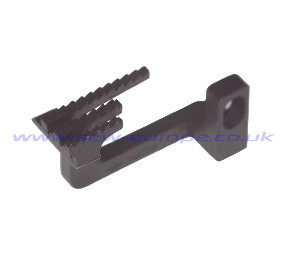 146750-001 DIFF. FEED DOG = (156131-001)